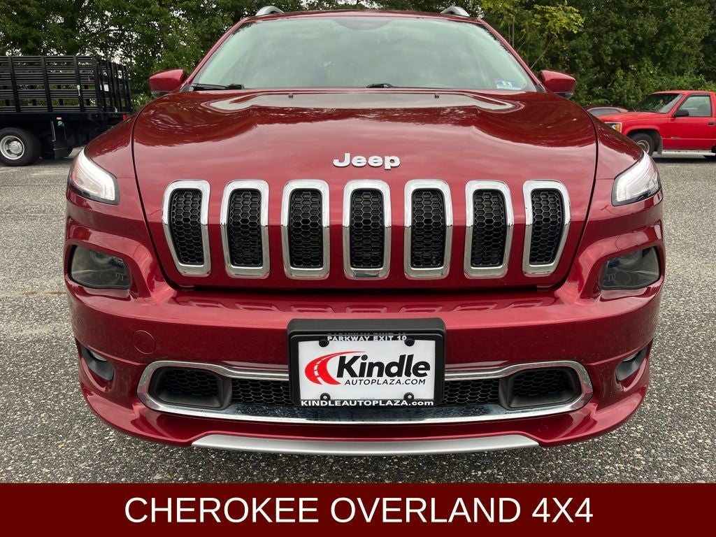 2017 Jeep Cherokee Overland w/VERY LOW MILES