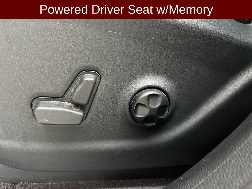 2017 Jeep Cherokee Overland w/VERY LOW MILES