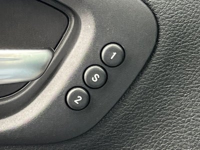 2017 Jeep Cherokee Overland w/VERY LOW MILES