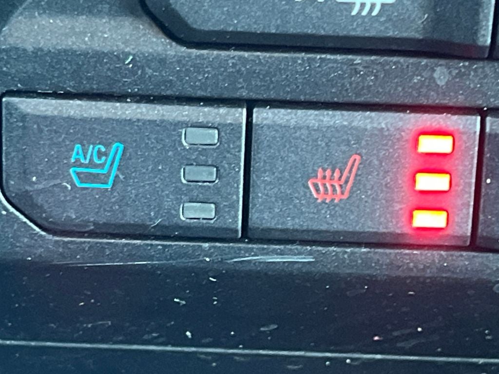 2015 Ford F-150 Platinum VERY LOW MILES!