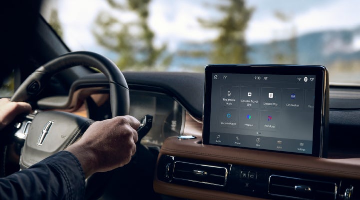 The center touchscreen of a Lincoln Aviator® SUV is shown | Kindle Lincoln in Cape May Court House NJ