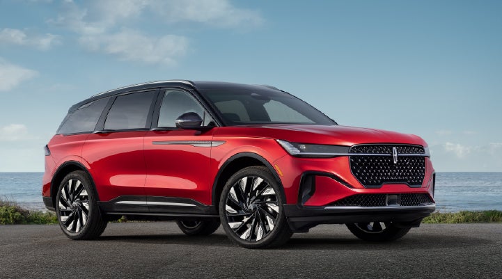 A 2025 Lincoln Nautilus® Reserve model is shown with the stylish available Jet Appearance Package. | Kindle Lincoln in Cape May Court House NJ