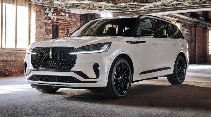 A 2026 Lincoln Aviator® SUV is shown with the available Jet Appearance Package. | Kindle Lincoln in Cape May Court House NJ
